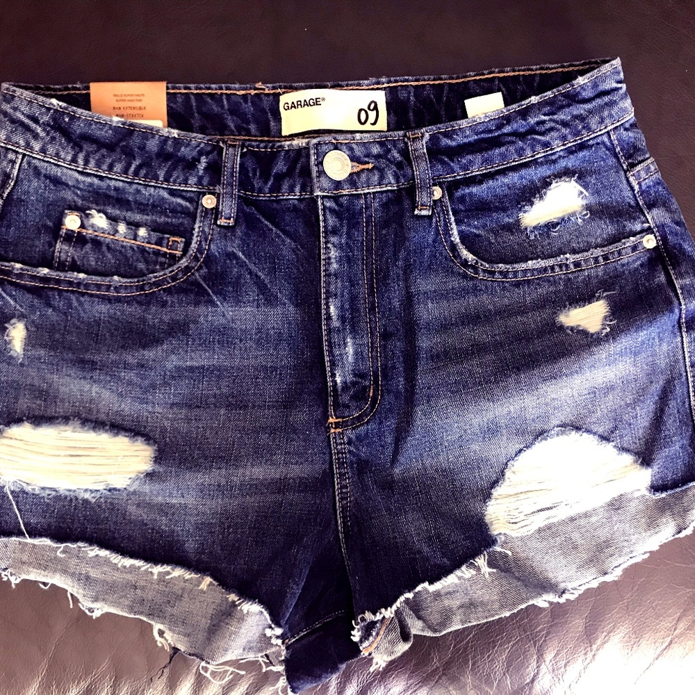 Garage Shorts - Festival Short - Size 9 (NWT)